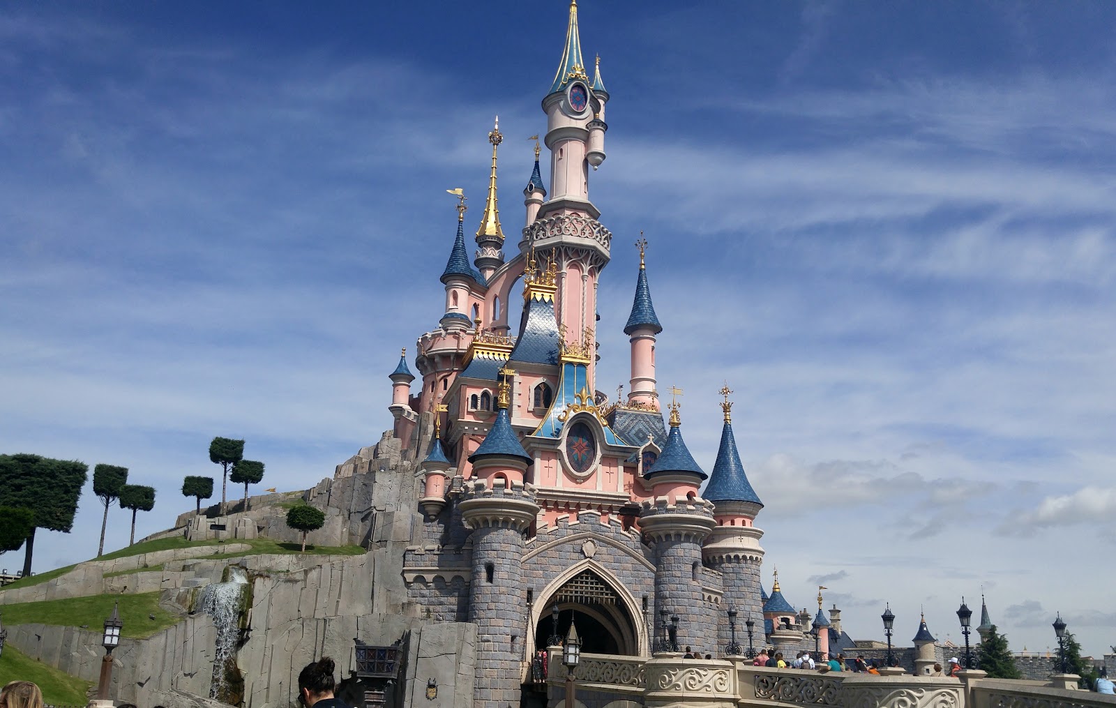 Finding BonggaMom 12 ways Disneyland Paris differs from Disneyland
